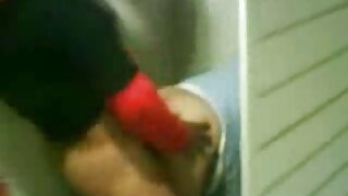 Bonerific لڑکی سینڈرا سگسی ترکی کے ساتھ ادا کرتا ہے اس سنیچ کے باتھ روم میں
